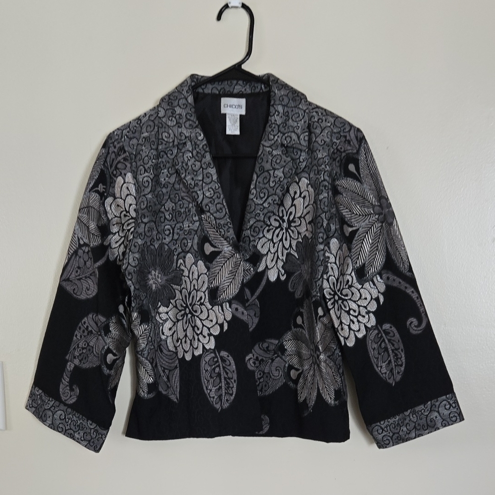 Chico's Black and Gray Floral Jacquard Cropped Blazer Size 1